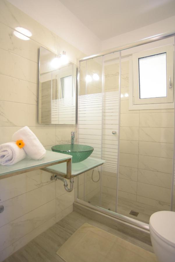Mistral Apartments Kariotai ภายนอก รูปภาพ